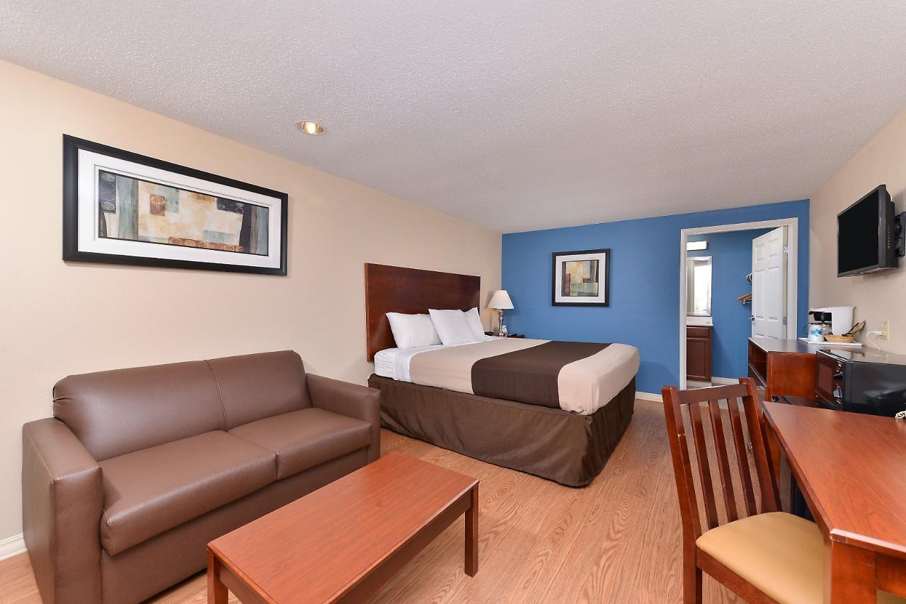 Americas Best Value Inn & Suites St Clairsville Wheeling St. Clairsville Екстер'єр фото