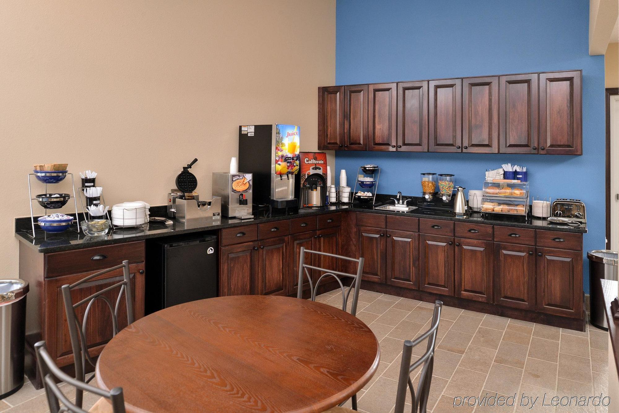 Americas Best Value Inn & Suites St Clairsville Wheeling St. Clairsville Екстер'єр фото