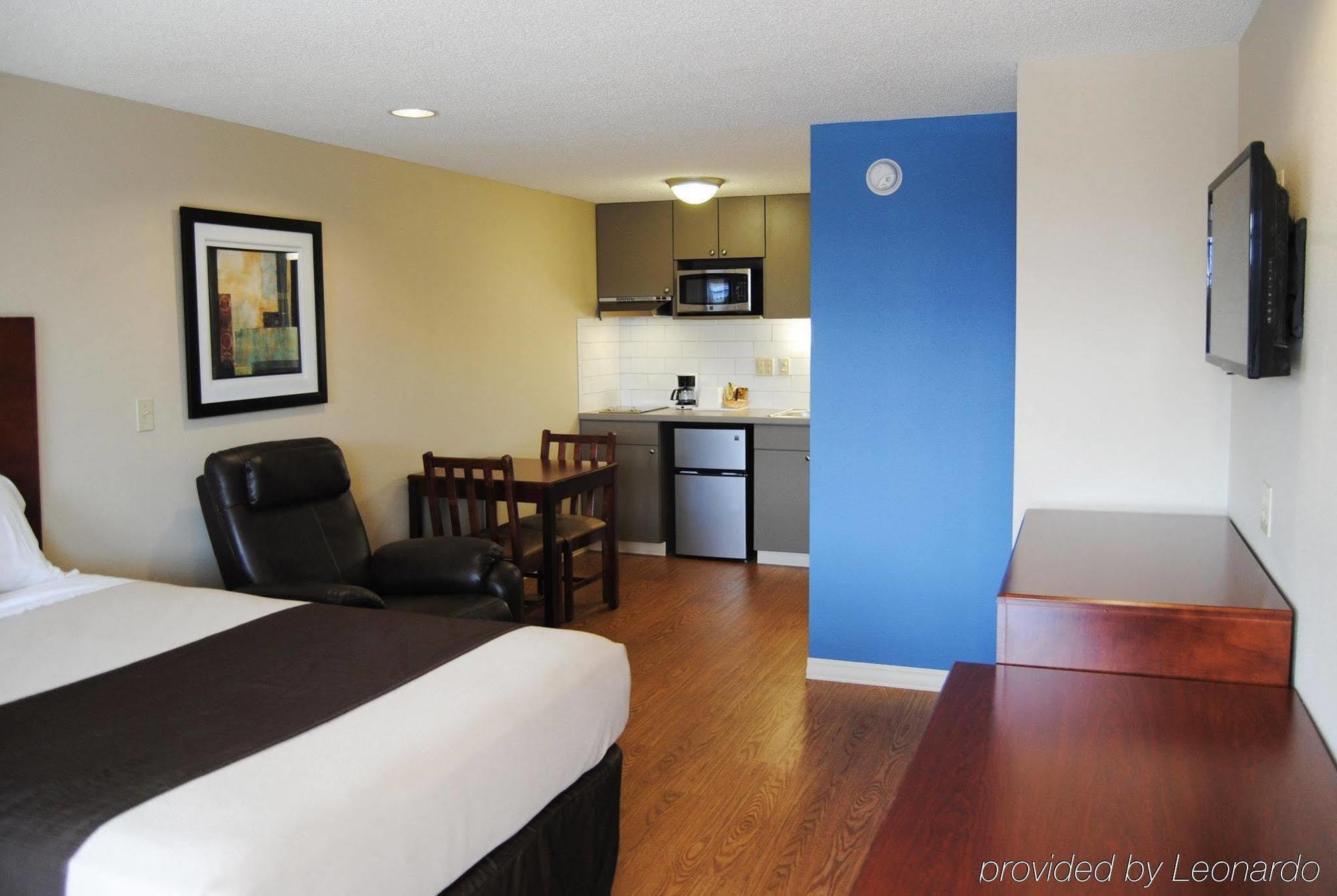 Americas Best Value Inn & Suites St Clairsville Wheeling St. Clairsville Екстер'єр фото