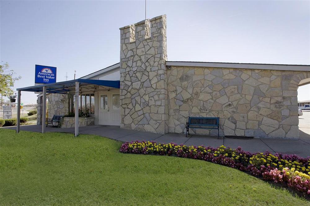 Americas Best Value Inn & Suites St Clairsville Wheeling St. Clairsville Екстер'єр фото