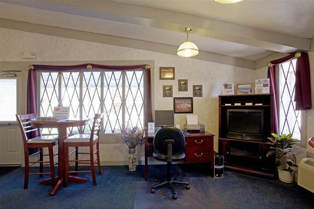 Americas Best Value Inn & Suites St Clairsville Wheeling St. Clairsville Інтер'єр фото